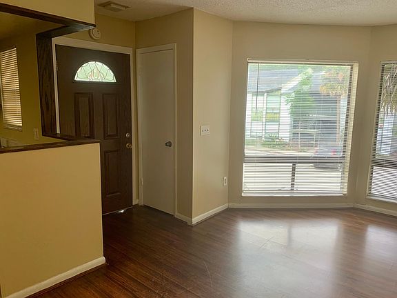 5th image of 4338 Aqua Vista Dr #H