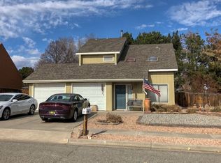 374 Garver Ln, White Rock, NM 87547