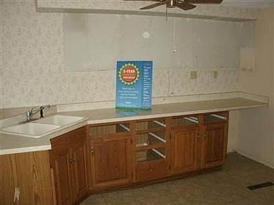 3rd image of 3698 Utica Dr