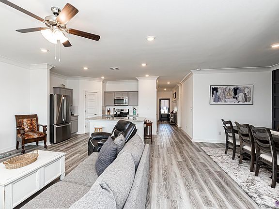 4th image of 12784 Silverbell Ave