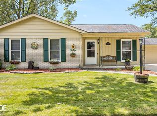 53729 Tyne Ct, New Baltimore, MI 48047