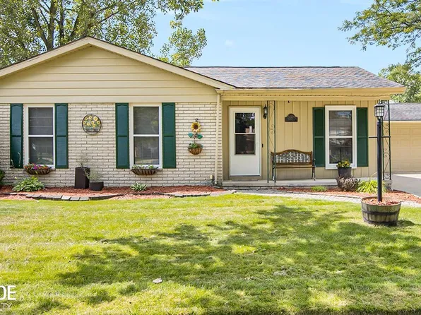 53729 Tyne Ct, New Baltimore, MI 48047