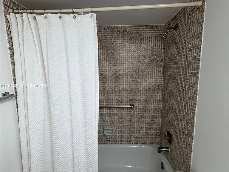 3032 Hythe Pl #3032-B — Photo 17