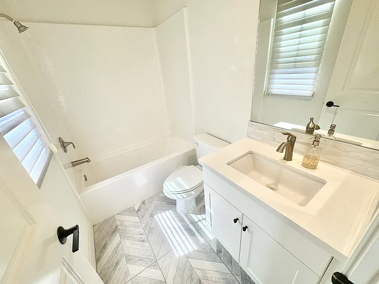 114 Anthology — Photo 11