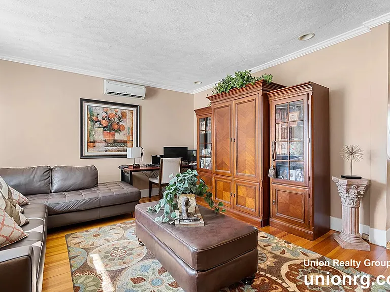94 Saint Andrew Rd #2 — Photo 8