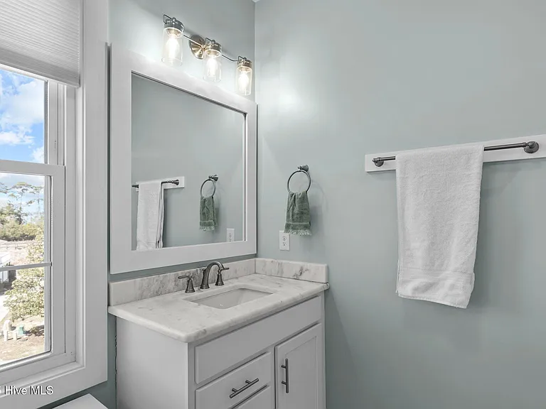 310 Lord Berkeley Dr — Photo 42