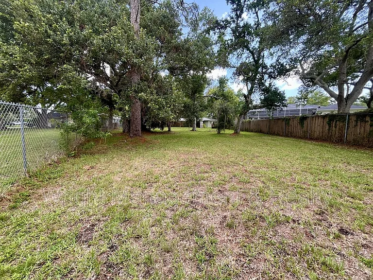 58 Arnoni Dr — Photo 35