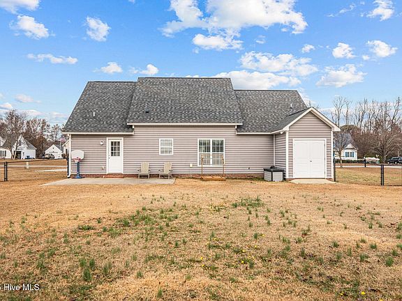 5th image of 2532 Plumosa Drive