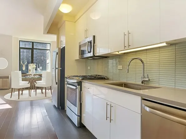 81 Fleet Pl, Brooklyn, NY