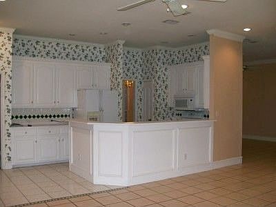 4th image of 1305 Heron Ct