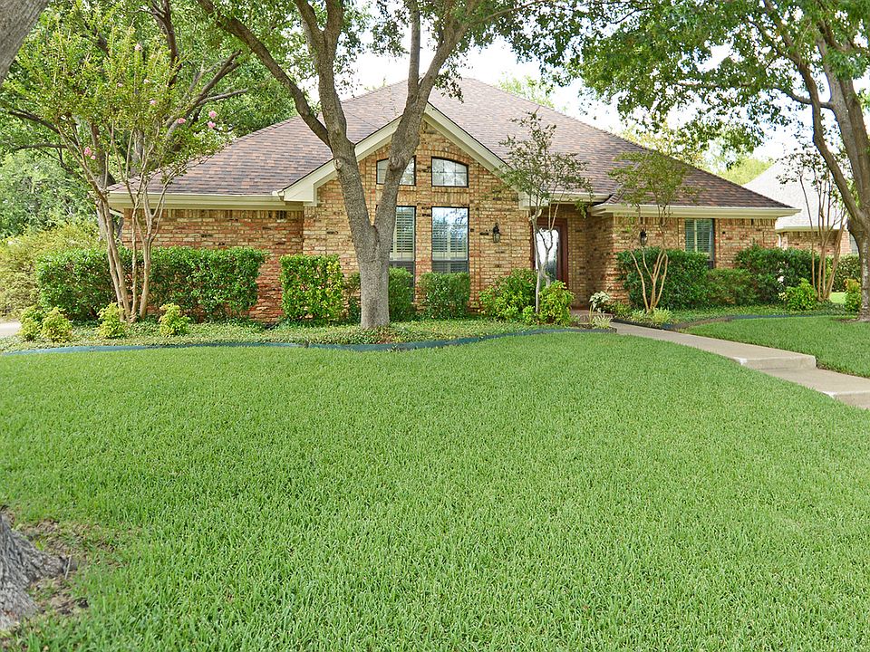 1st image of 329 Rolling Oak Dr