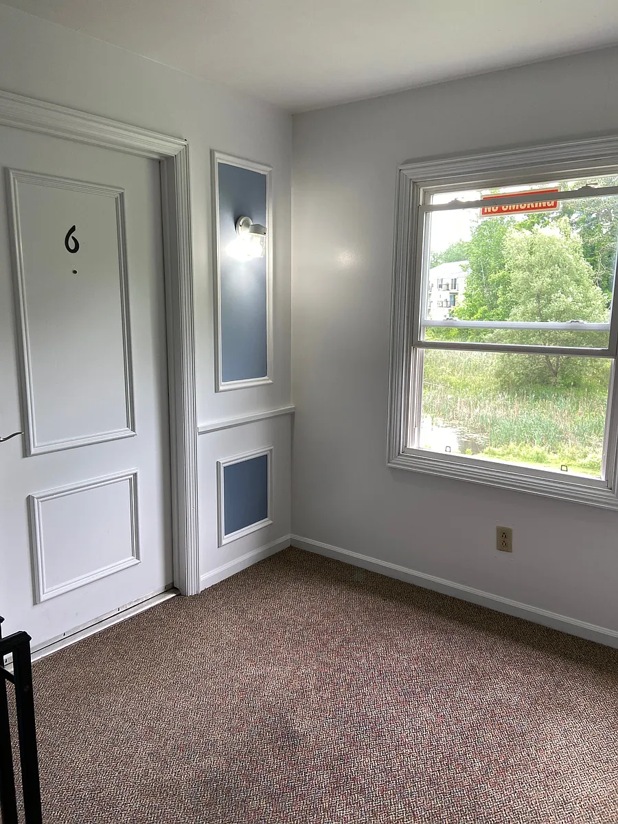 Building Photo - 3228 Seneca Tpke #10