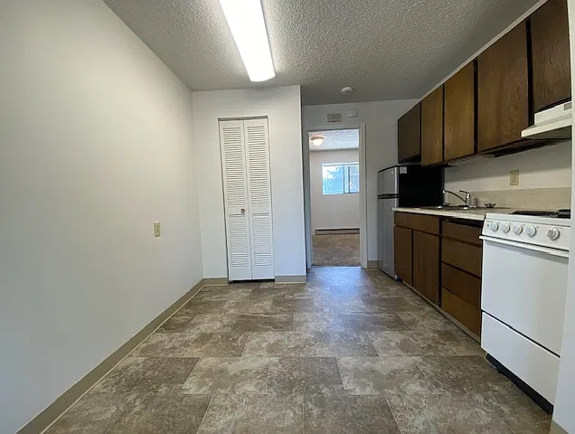1 bed, 650 sqft, $900 — Photo 2