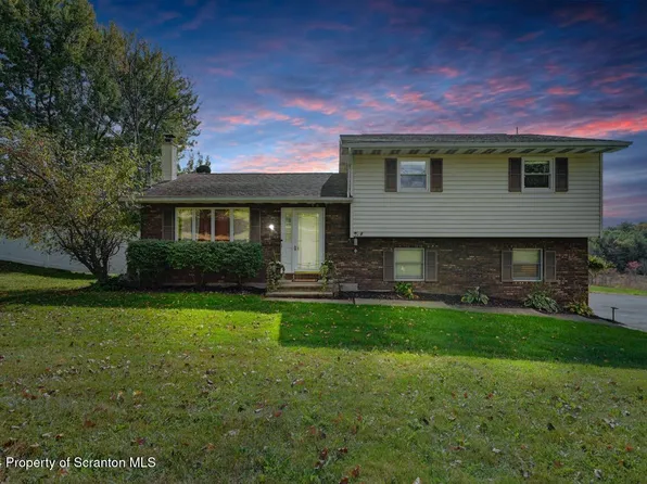 1261 Country Club Rd, Clarks Summit, PA 18411