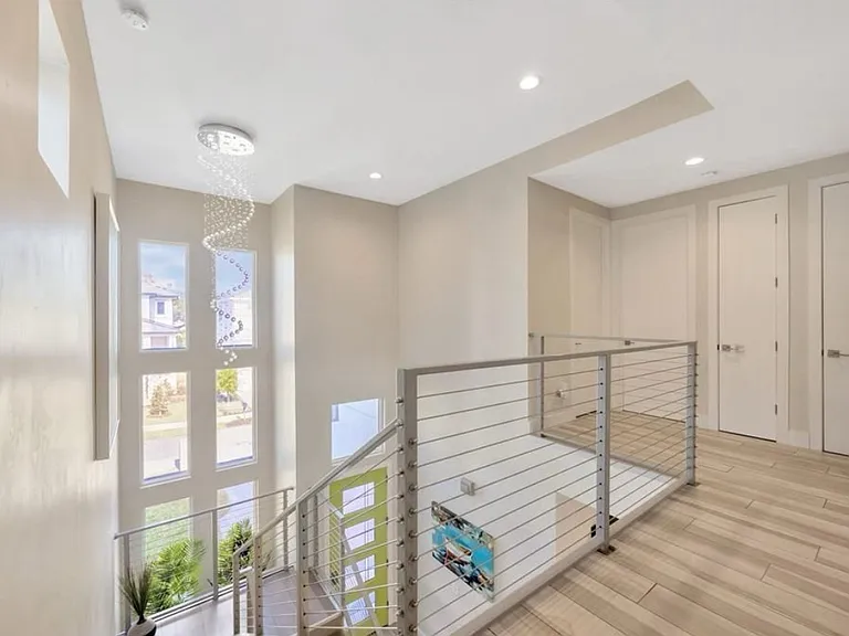 2706 W Trilby Ave — Photo 39