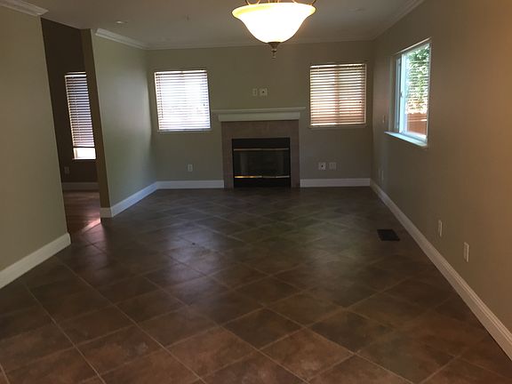 3rd image of 42 Black Walnut Ln