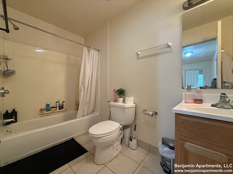 36 Raymond St #B — Photo 20