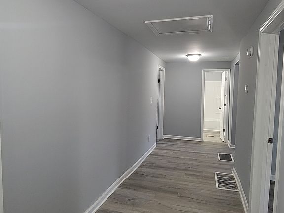 4th image of 215 Foy Ave