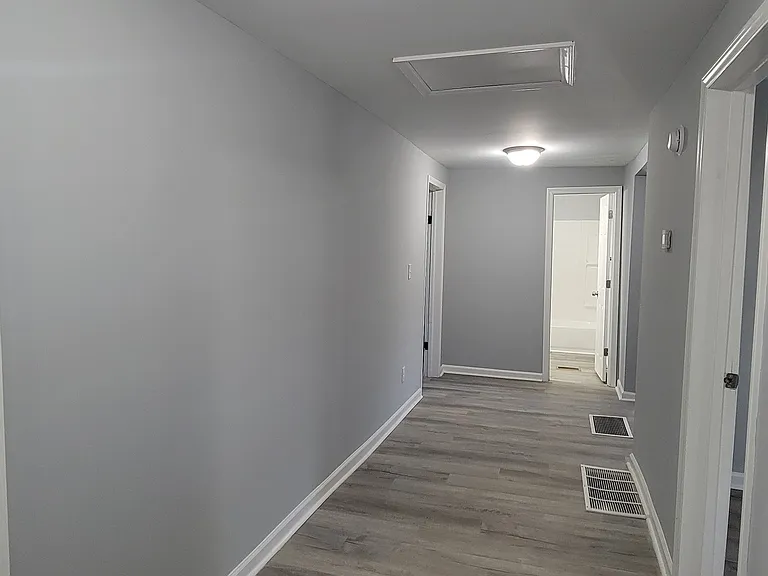 215 Foy Ave — Photo 4