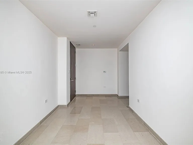 88 SW 7th St #1004 — Photo 13