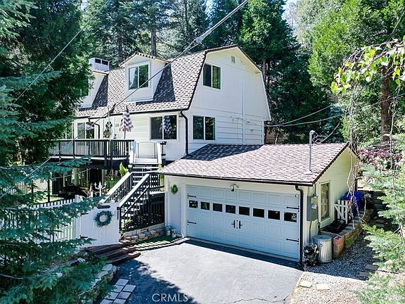 2nd image of 220 Oak Dr