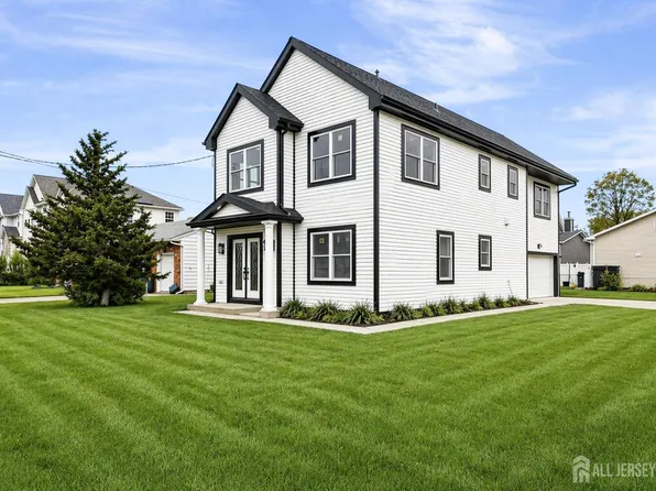 949 Edwin St, North Brunswick, NJ 08902