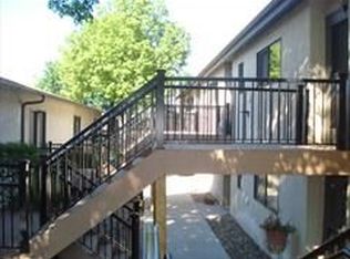 1524 Millpond Ct, Chaska, MN 55318