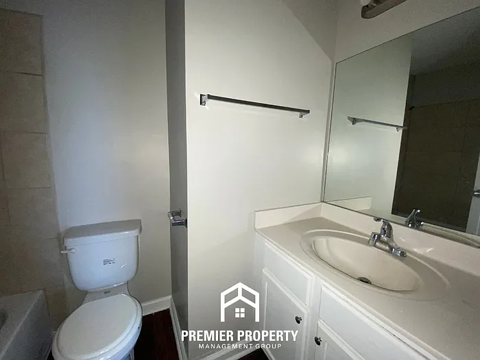 2563 Waverly Dr — Photo 13