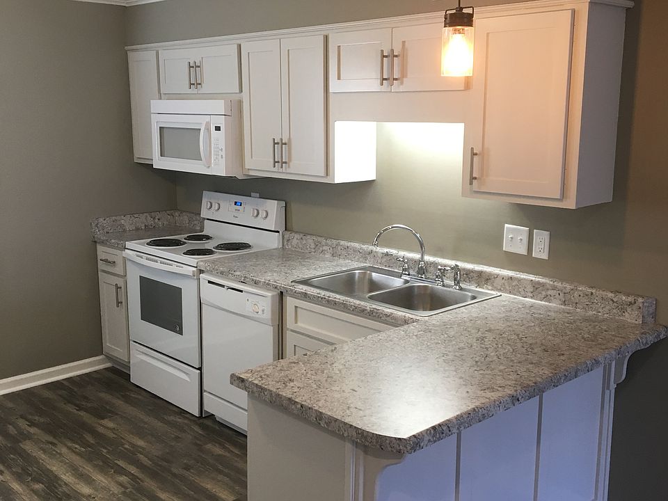 2nd image of 605 3rd Ave NE #611