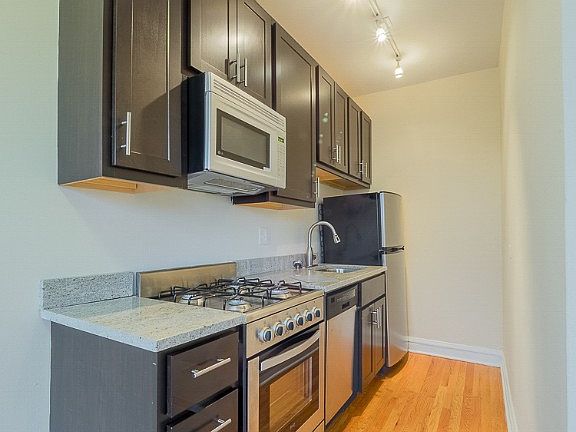 5th image of 4614 N Paulina St APT 208