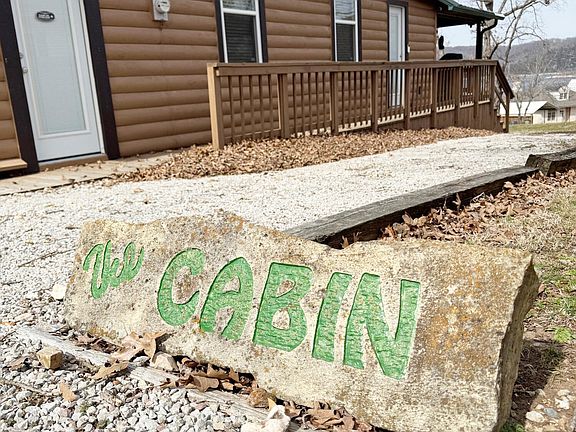 2nd image of 1546 Hideaway Road