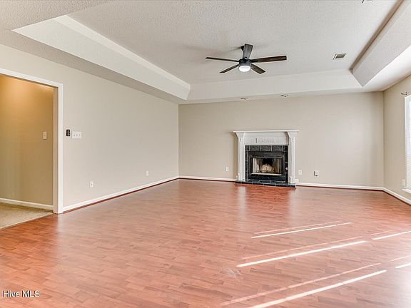4th image of 401 Crown Mill Dr