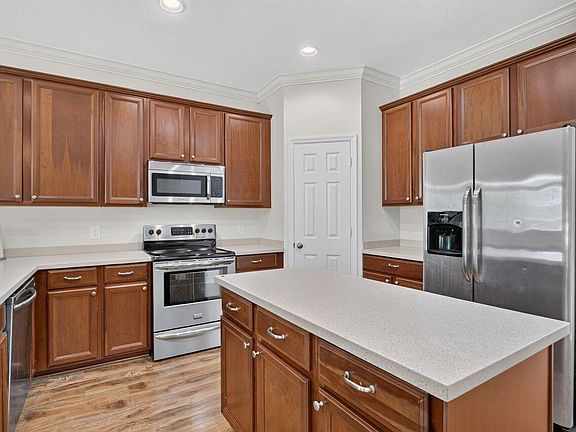5th image of 8083 SILVER BIRCH Way