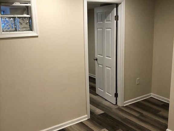 door into front bedroom