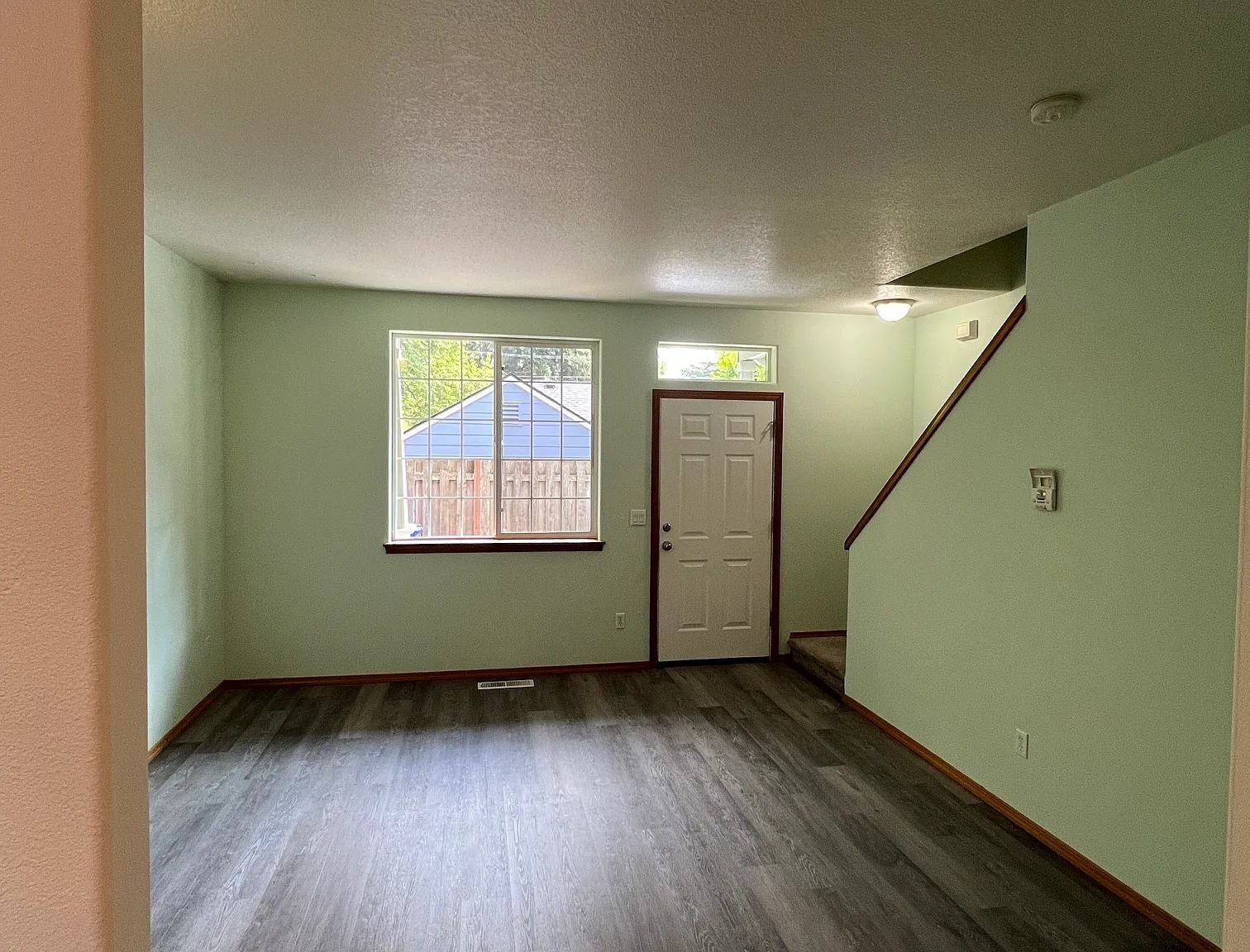 3 bed, 2.5 bath, 1308 sqft, $2,460 — Photo 4