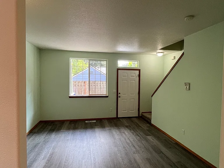 12623 SE Tibbetts St — Photo 4