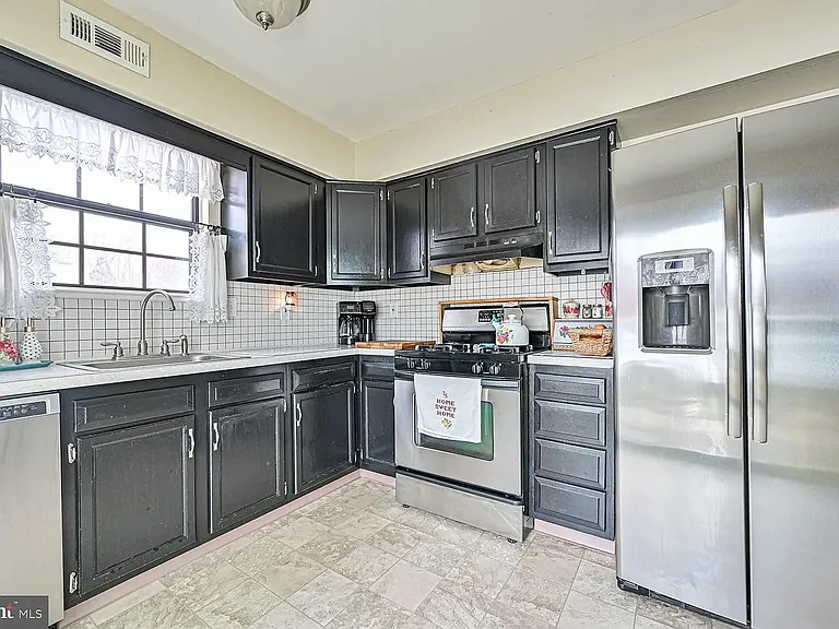 16 Country Hollow Cir — Photo 3