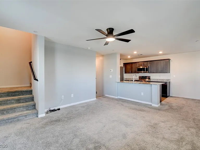 7030 Spicy Merlot St — Photo 11