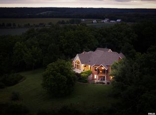 1841 N 1400th Rd, Dahinda, IL 61428