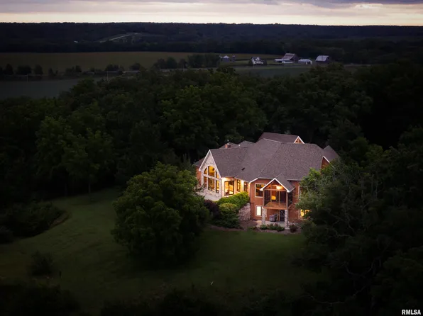 1841 N 1400th Rd, Dahinda, IL 61428