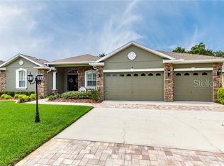 1220 Carriage Park Dr, Valrico, FL 33594