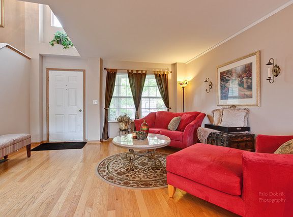 4th image of 1410 Mayfair Ln