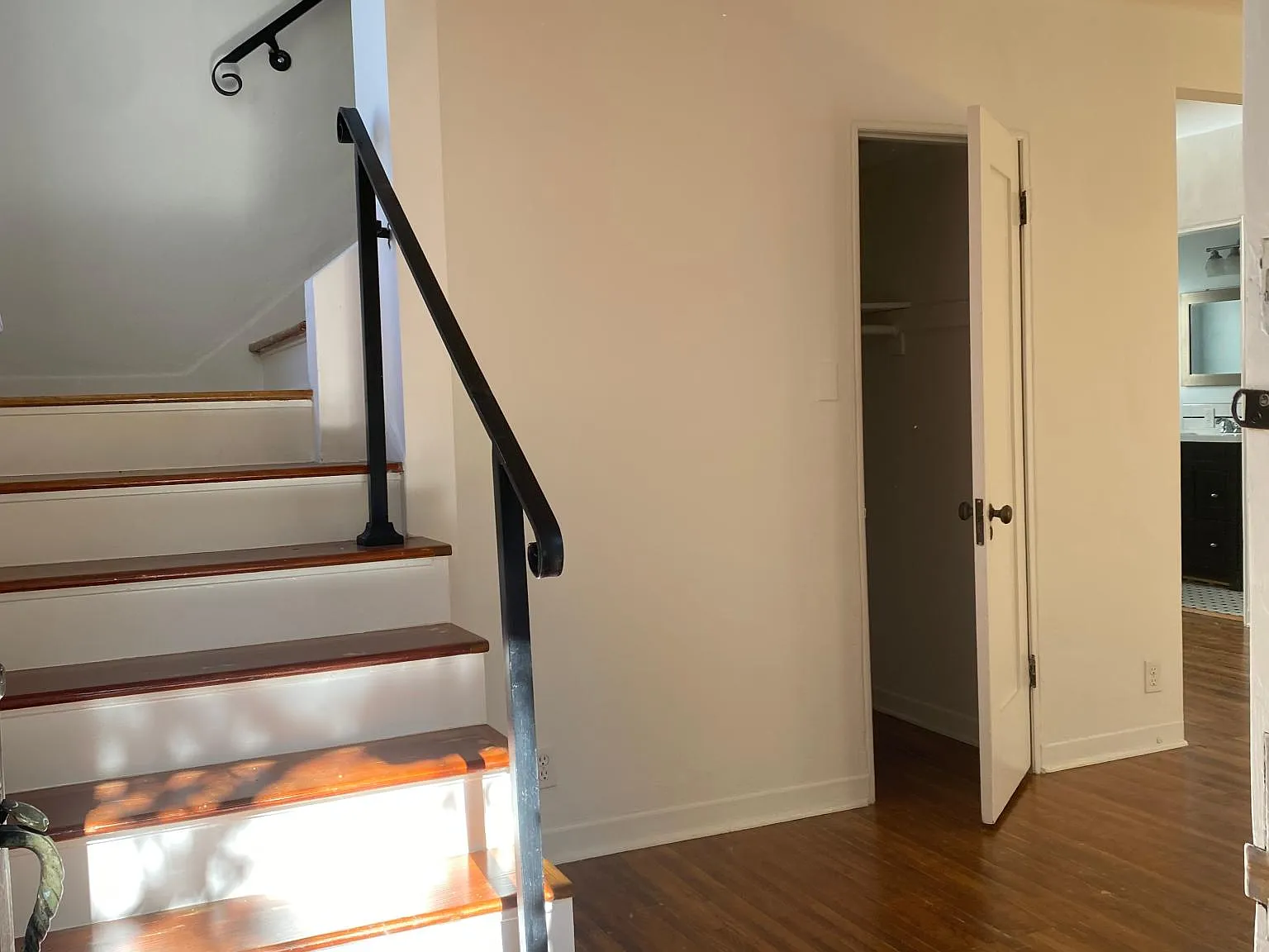 2 bed, 1350 sqft, $4,200 — Photo 2