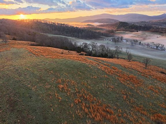 3rd image of 892 Ward Branch Rd