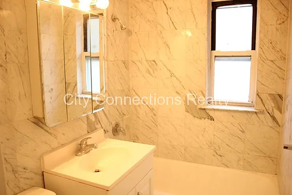 Rented by City Connections Realty | media 34