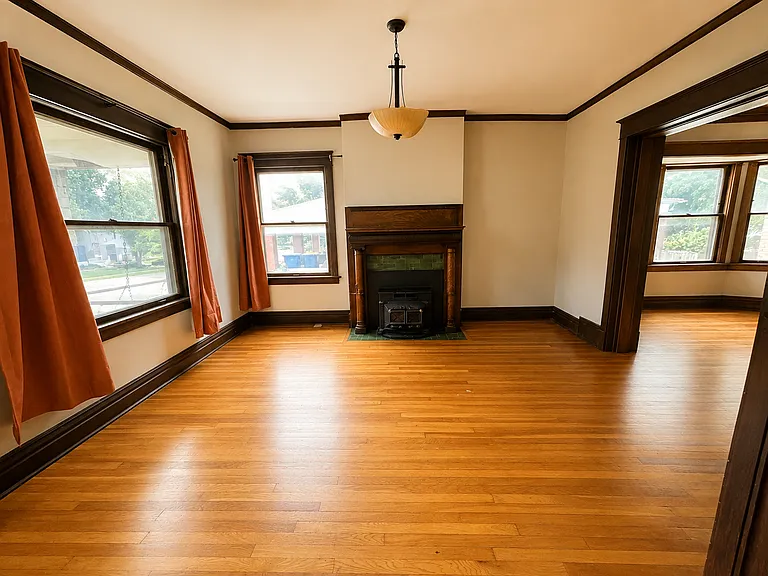 3232 Summit St — Photo 7