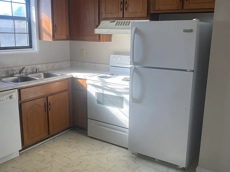 708 E Lincoln Trail Blvd #3 — Photo 3