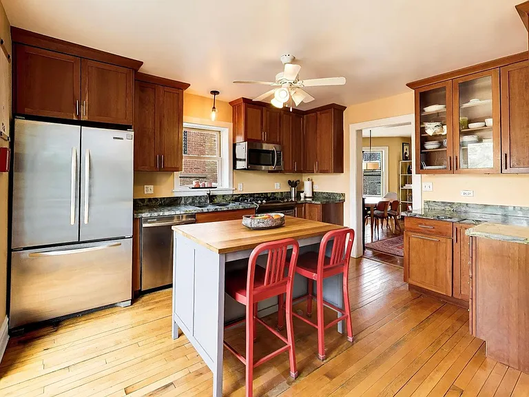 1811 Greenwood St #1 — Photo 10