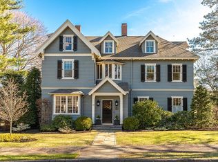 19 Mostyn St, Swampscott, MA 01907