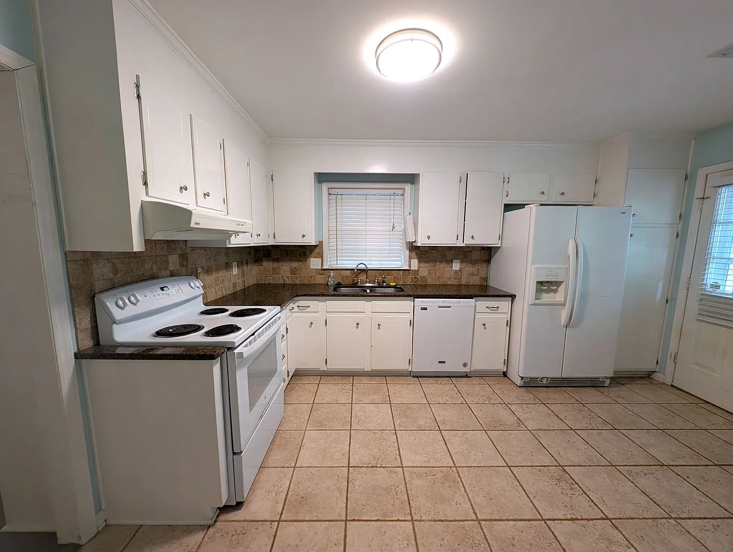 South Charlotte, 3 Bedroom, Minutes from the Arboretum! — Photo 4